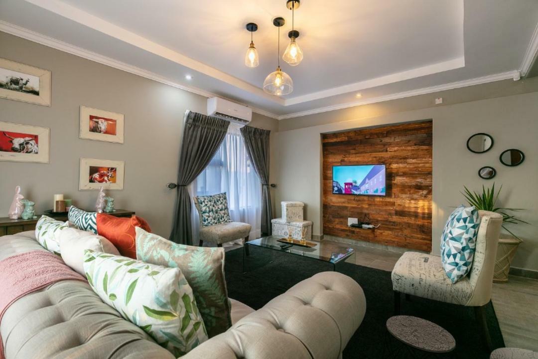 Gemstone Suites Jwaneng Εξωτερικό φωτογραφία